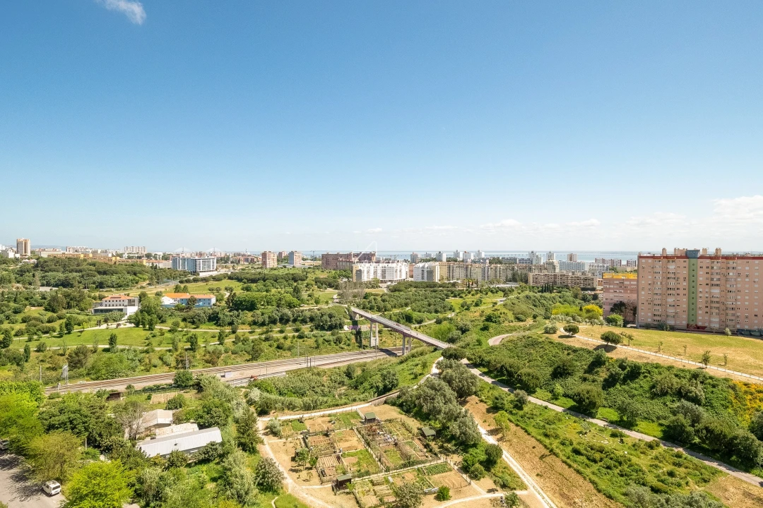 Apartamento T3 para Venda em Areeiro Foto 36