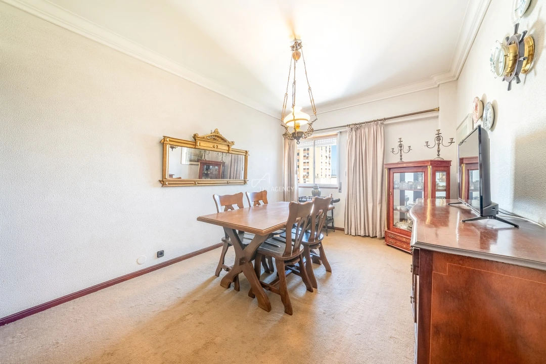 Apartamento T3 para Venda em Areeiro Foto 22