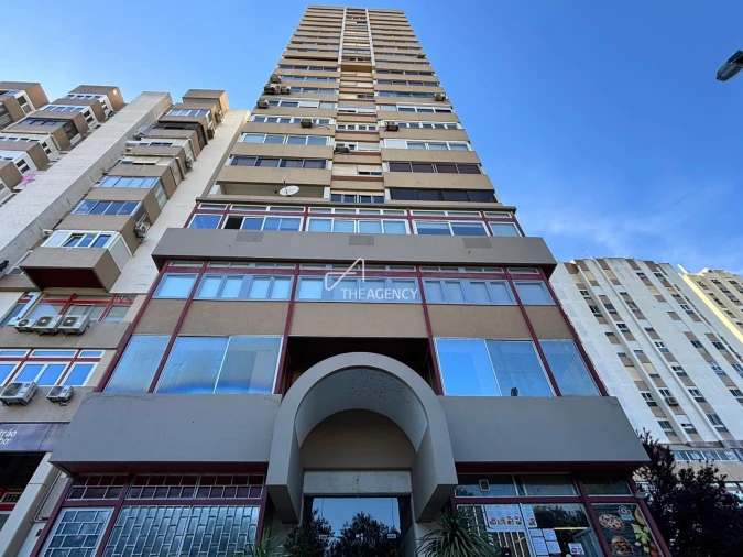 Apartamento T3 para Venda em Areeiro Foto 3