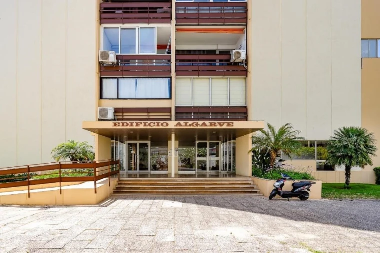 Apartamento T1 para Venda em Quarteira Foto 9