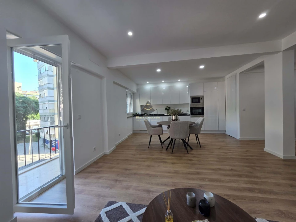 Apartamento T3 para Venda em Benfica Foto 3