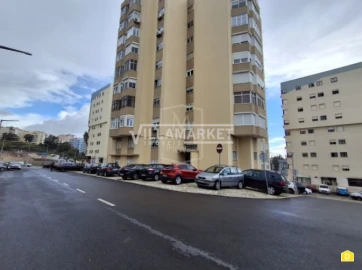 Apartamento T3 para Venda em Ramada e Caneças