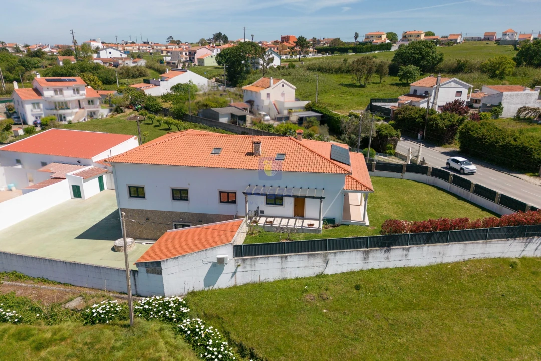 Moradia T4 para Venda em Caldas da Rainha - Santo Onofre e Serra do Bouro Foto 40