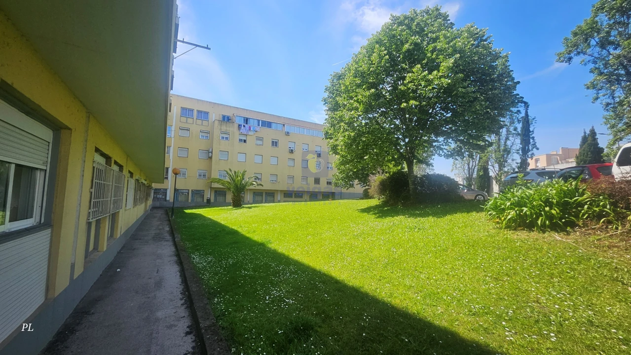 Apartamento T2 para Venda em Alvalade Foto 18