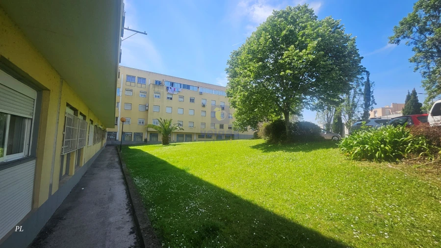 Apartamento T2 para Venda em Alvalade Foto 18