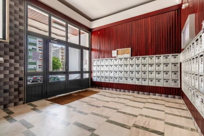 Apartamento T1 para Venda em Massamá e Monte Abraão