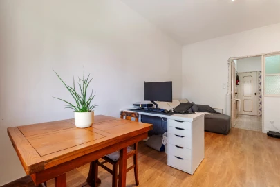 Apartamento T1 para Venda em Massamá e Monte Abraão