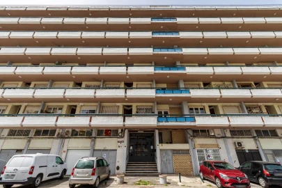 Apartamento T1 para Venda em Massamá e Monte Abraão