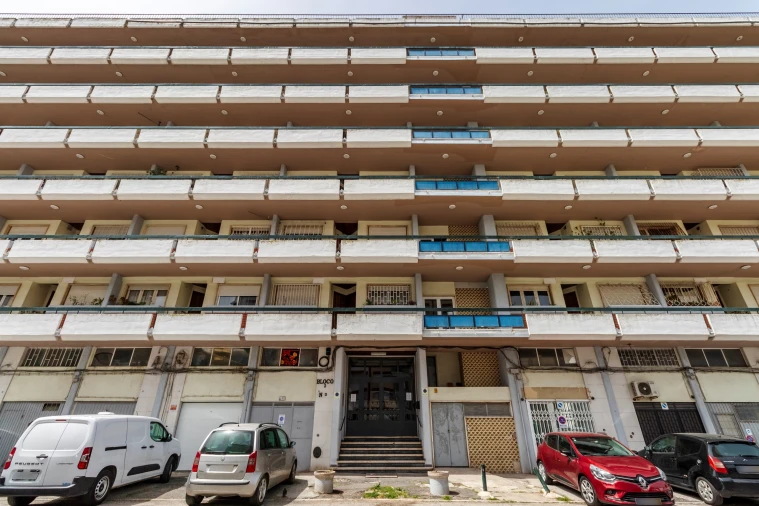 Apartamento T1 para Venda em Massamá e Monte Abraão Foto 23