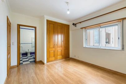 Apartamento T3 para Venda em Póvoa de Santa Iria e Forte da Casa