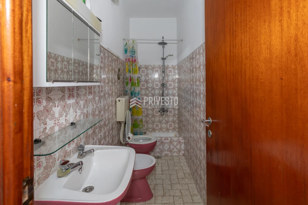 Moradia T4 para Venda em Alcabideche Foto 23