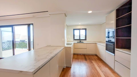 Apartamento T3 para Venda em Albufeira e Olhos de Água