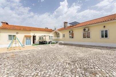 Quinta T5 para Venda em Quinta do Anjo