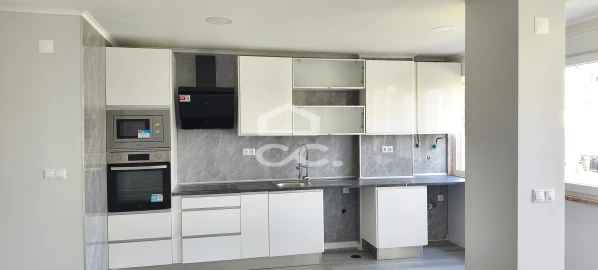 Apartamento T2 para Venda em Oeiras e São Julião da Barra, Paço de Arcos e Caxias