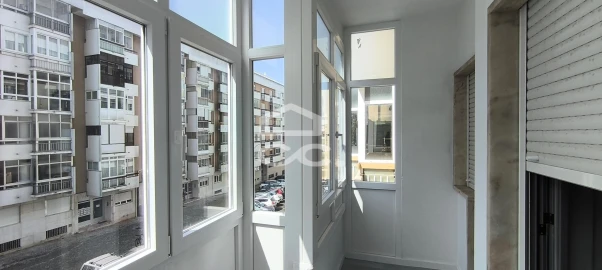 Apartamento T2 para Venda em Oeiras e São Julião da Barra, Paço de Arcos e Caxias