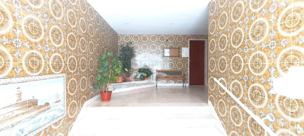 Apartamento T2 para Venda em Oeiras e São Julião da Barra, Paço de Arcos e Caxias