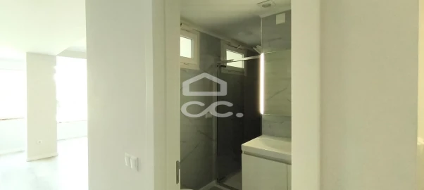 Apartamento T2 para Venda em Oeiras e São Julião da Barra, Paço de Arcos e Caxias