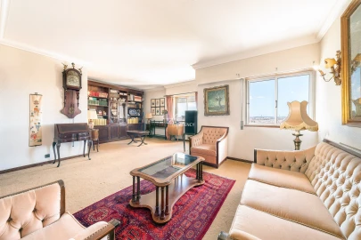 Apartamento T3 para Venda em Areeiro