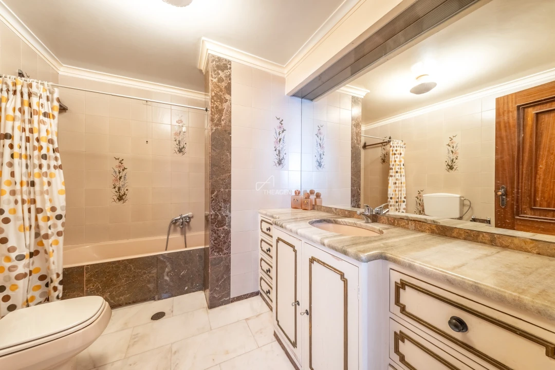 Apartamento T3 para Venda em Areeiro Foto 24