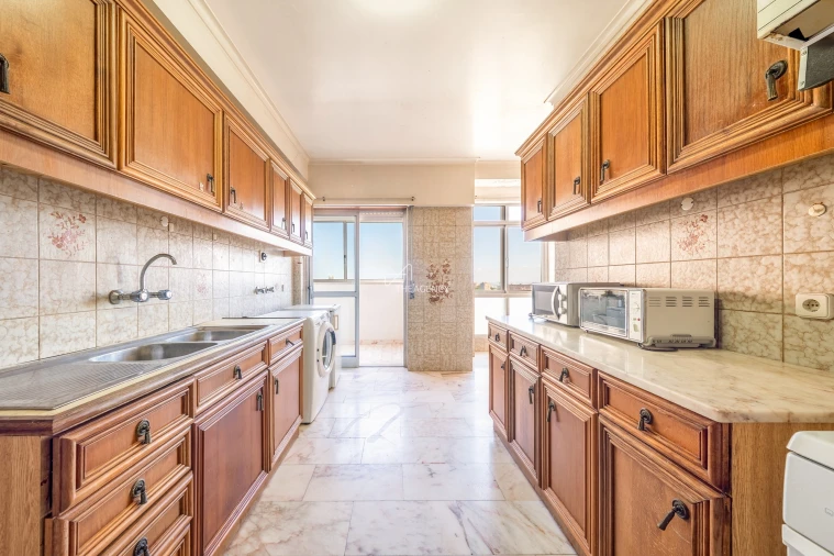 Apartamento T3 para Venda em Areeiro Foto 16