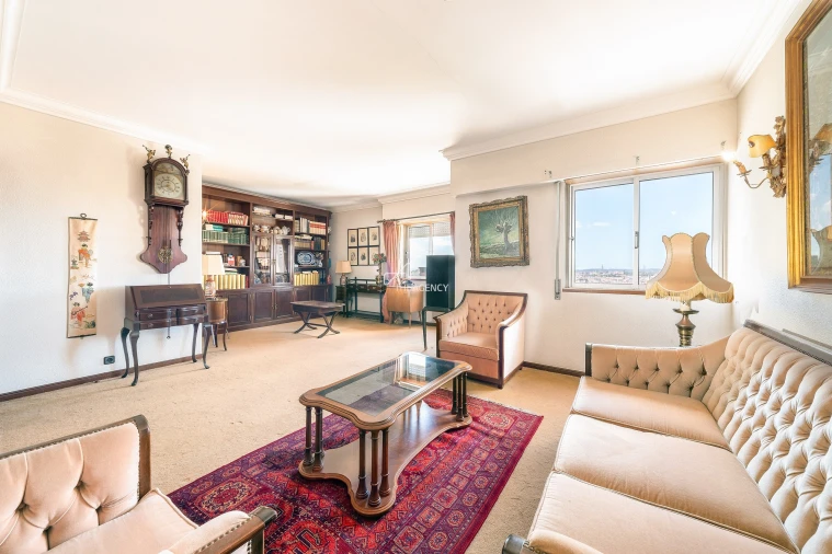 Apartamento T3 para Venda em Areeiro Foto 8