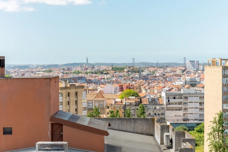 Apartamento T3 para Venda em Areeiro Foto 12