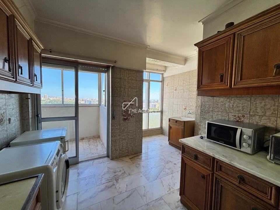 Apartamento T3 para Venda em Areeiro Foto 18