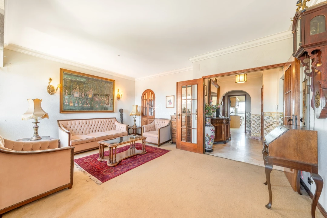 Apartamento T3 para Venda em Areeiro Foto 1