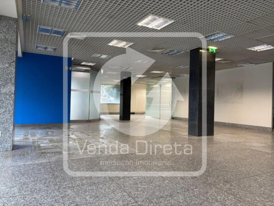 Loja para Venda em Póvoa de Santo Adrião e Olival Basto Foto 5