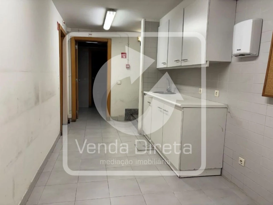Loja para Venda em Póvoa de Santo Adrião e Olival Basto Foto 8