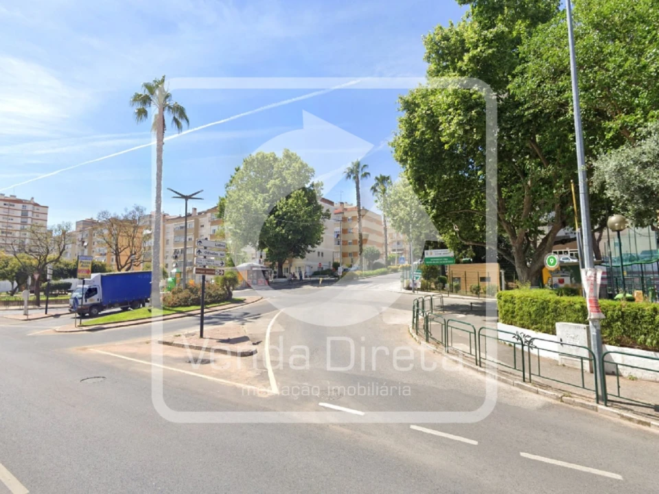 Loja para Venda em Póvoa de Santo Adrião e Olival Basto Foto 10