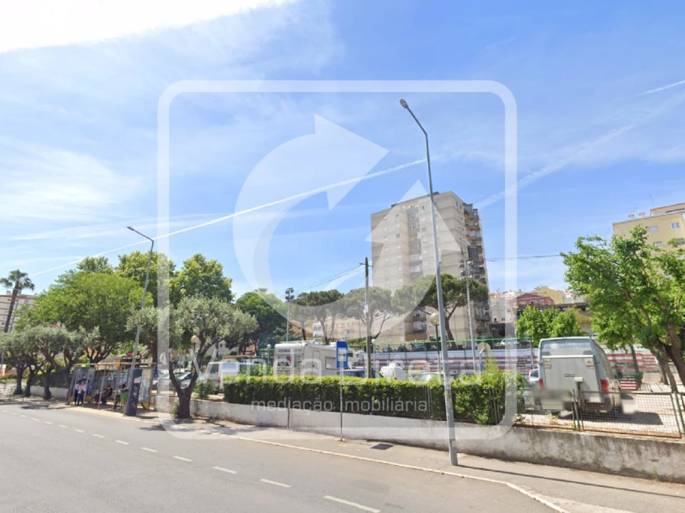 Loja para Venda em Póvoa de Santo Adrião e Olival Basto Foto 11