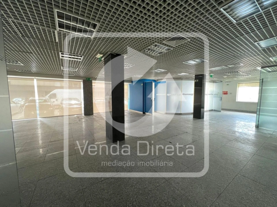 Loja para Venda em Póvoa de Santo Adrião e Olival Basto Foto 12