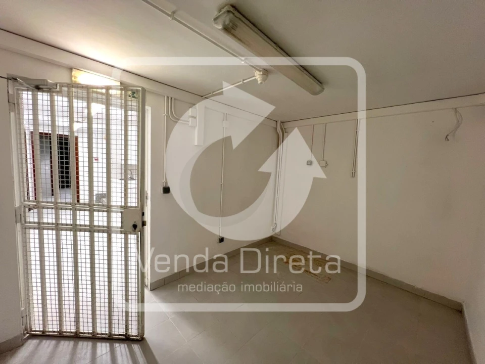 Loja para Venda em Póvoa de Santo Adrião e Olival Basto Foto 22