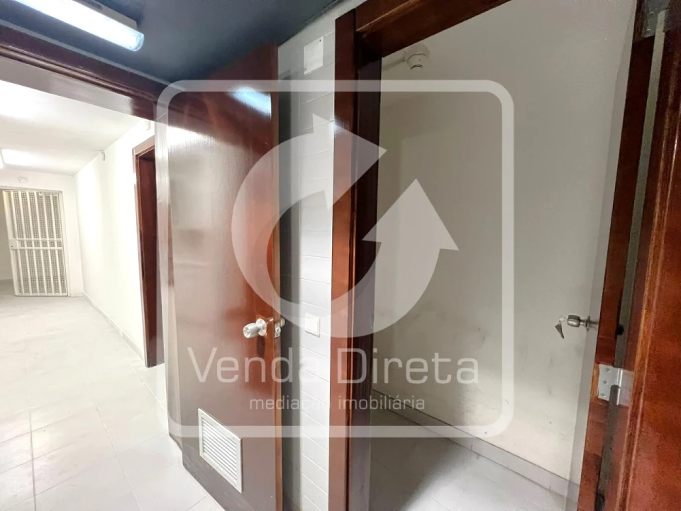Loja para Venda em Póvoa de Santo Adrião e Olival Basto Foto 24
