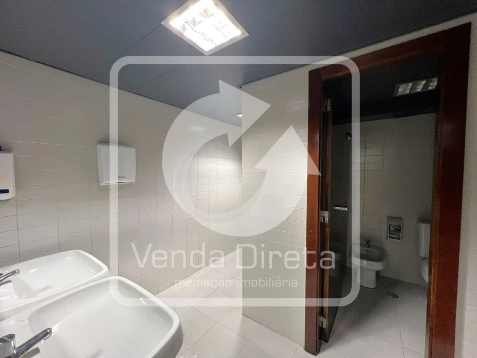 Loja para Venda em Póvoa de Santo Adrião e Olival Basto Foto 29