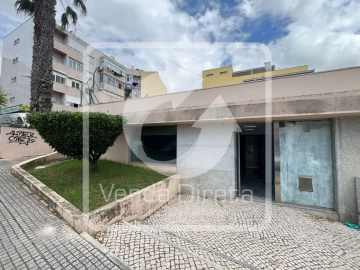Loja para Venda em Póvoa de Santo Adrião e Olival Basto