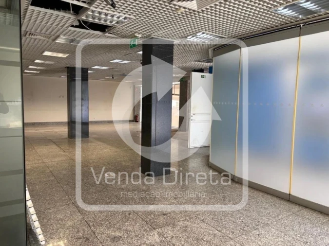 Loja para Venda em Póvoa de Santo Adrião e Olival Basto Foto 3