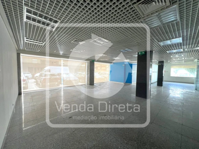 Loja para Venda em Póvoa de Santo Adrião e Olival Basto Foto 10