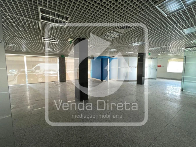 Loja para Venda em Póvoa de Santo Adrião e Olival Basto Foto 12
