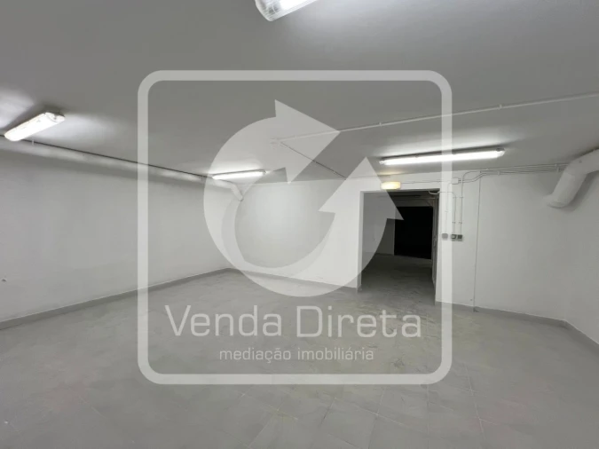 Loja para Venda em Póvoa de Santo Adrião e Olival Basto Foto 30