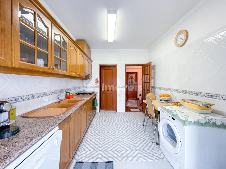 Apartamento T4 para Venda em Vila Nova da Barquinha Foto 13
