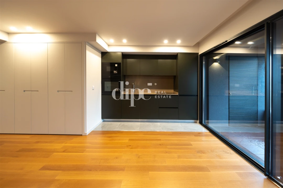 Apartamento T1 para Arrendamento em Urgezes Foto 5