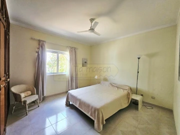 Moradia T4 para Venda em Loule (São Clemente)
