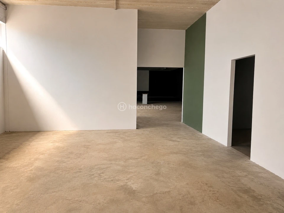Armazém para Arrendamento em Manhente Foto 5