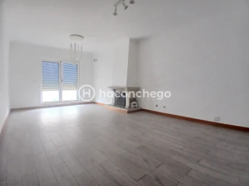 Apartamento T3 para Arrendamento em Arcozelo