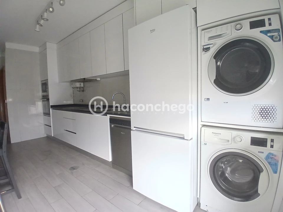 Apartamento T3 para Arrendamento em Arcozelo Foto 3