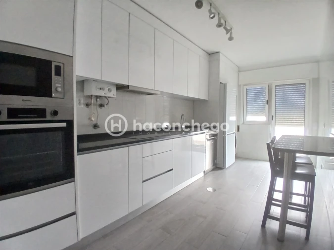 Apartamento T3 para Arrendamento em Arcozelo Foto 2