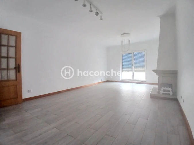 Apartamento T3 para Arrendamento em Arcozelo Foto 6