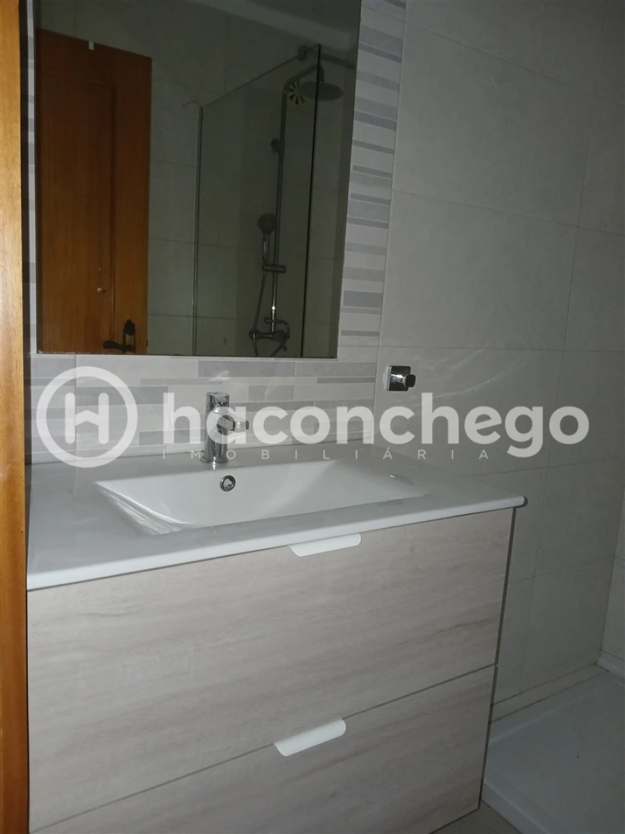 Apartamento T3 para Arrendamento em Arcozelo Foto 14